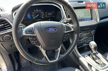 Внедорожник / Кроссовер Ford Edge 2016 в 