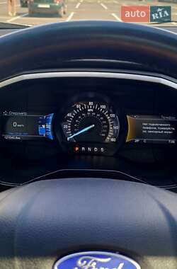 Внедорожник / Кроссовер Ford Edge 2015 в 