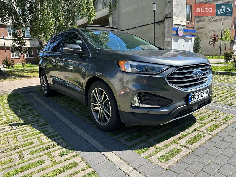 Внедорожник / Кроссовер Ford Edge 2019 в 