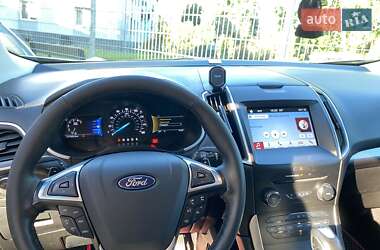 Позашляховик / Кросовер Ford Edge 2016 в 