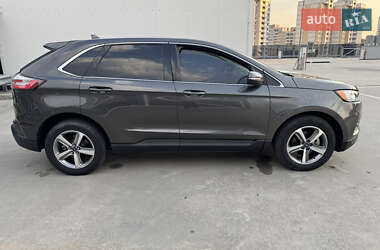 Внедорожник / Кроссовер Ford Edge 2019 в 