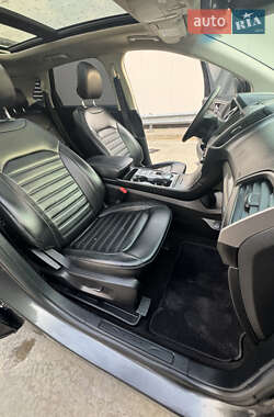 Внедорожник / Кроссовер Ford Edge 2019 в 
