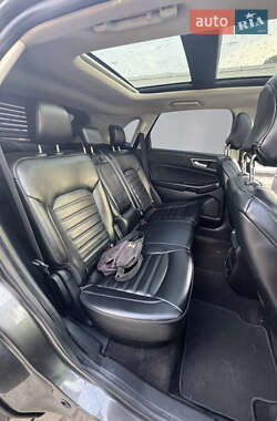 Внедорожник / Кроссовер Ford Edge 2019 в 
