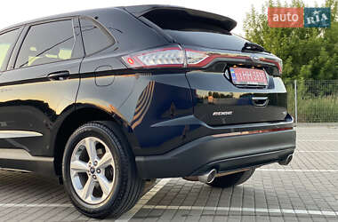 Внедорожник / Кроссовер Ford Edge 2016 в 