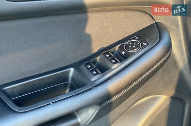 Внедорожник / Кроссовер Ford Edge 2016 в 