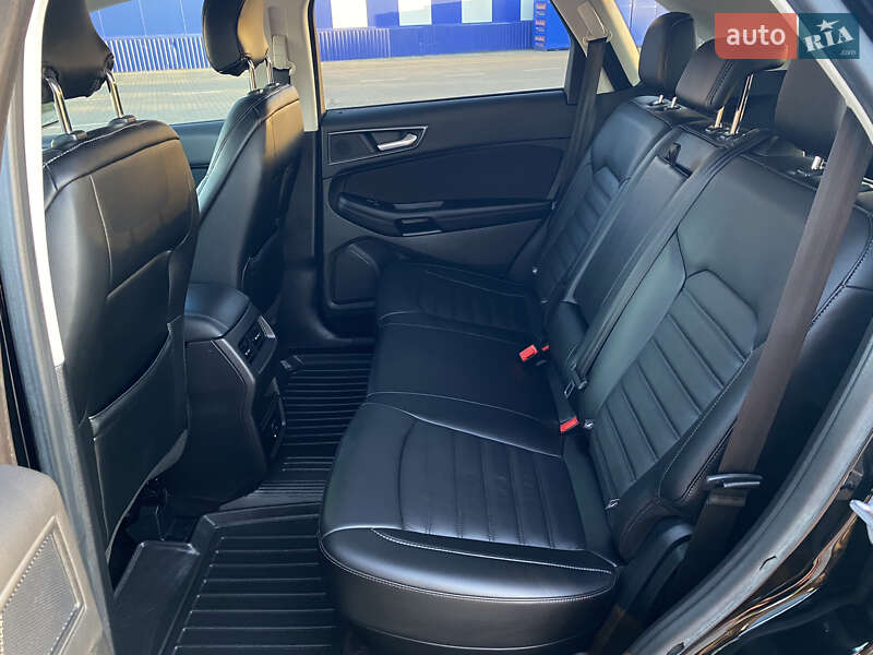 Позашляховик / Кросовер Ford Edge 2016 в Дубні