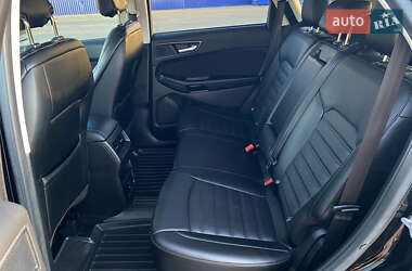 Внедорожник / Кроссовер Ford Edge 2016 в 