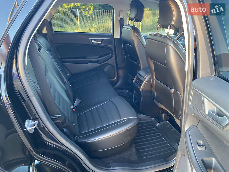 Позашляховик / Кросовер Ford Edge 2016 в Дубні