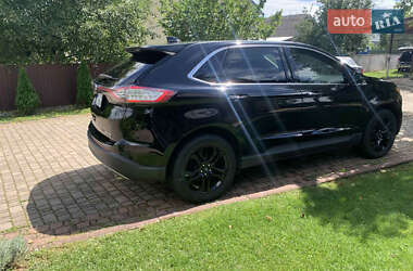 Позашляховик / Кросовер Ford Edge 2016 в 