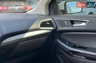Позашляховик / Кросовер Ford Edge 2017 в 