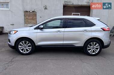 Позашляховик / Кросовер Ford Edge 2019 в 