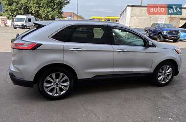 Позашляховик / Кросовер Ford Edge 2019 в 