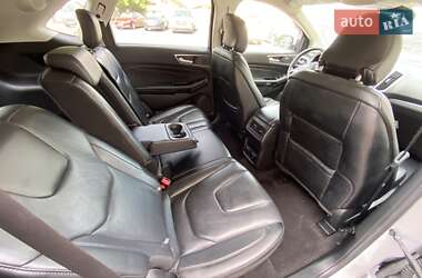 Позашляховик / Кросовер Ford Edge 2019 в 