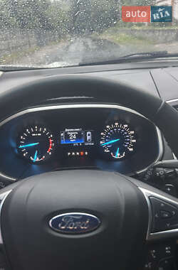 Внедорожник / Кроссовер Ford Edge 2016 в 