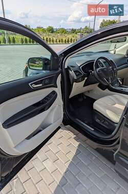 Позашляховик / Кросовер Ford Edge 2017 в 