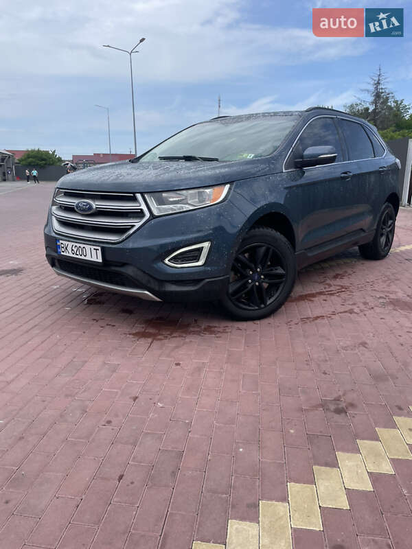 Внедорожник / Кроссовер Ford Edge 2016 в 
