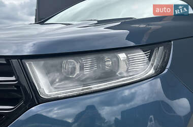 Позашляховик / Кросовер Ford Edge 2016 в 