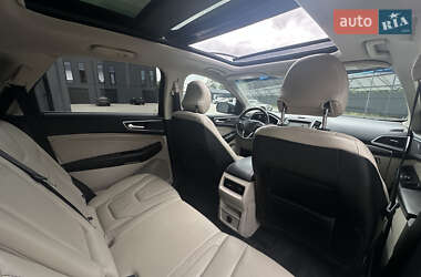 Позашляховик / Кросовер Ford Edge 2016 в 