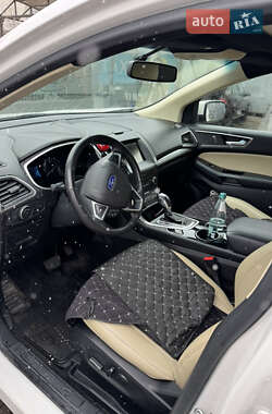 Позашляховик / Кросовер Ford Edge 2015 в 