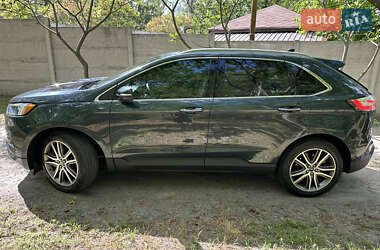 Позашляховик / Кросовер Ford Edge 2022 в 