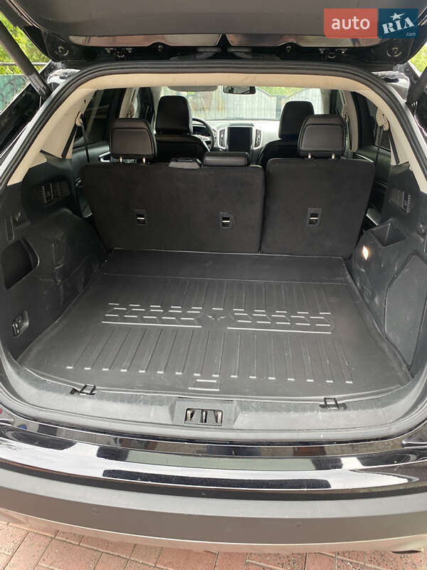 Позашляховик / Кросовер Ford Edge 2021 в Умані