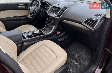 Позашляховик / Кросовер Ford Edge 2019 в 