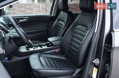 Внедорожник / Кроссовер Ford Edge 2018 в 