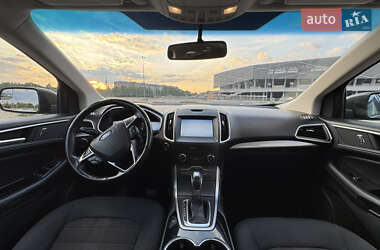 Позашляховик / Кросовер Ford Edge 2015 в 