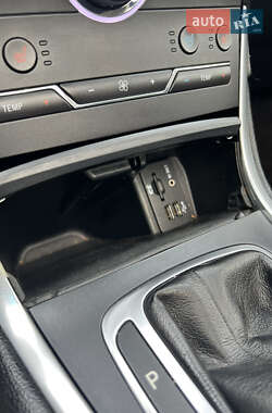 Внедорожник / Кроссовер Ford Edge 2015 в 