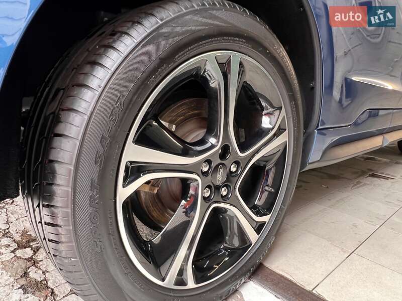 Внедорожник / Кроссовер Ford Edge 2020 в Киеве