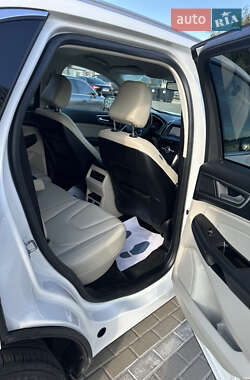 Внедорожник / Кроссовер Ford Edge 2020 в 