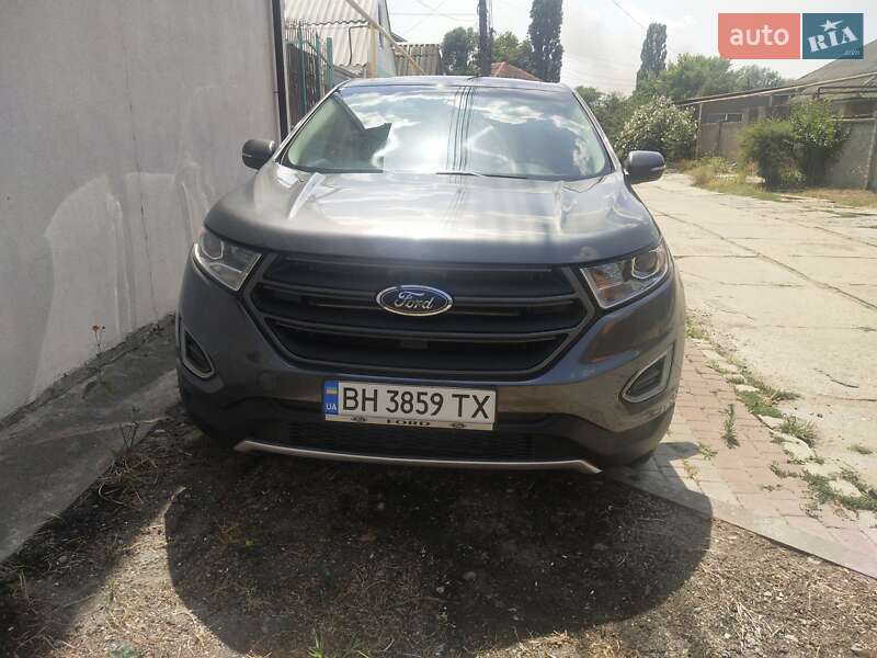 Внедорожник / Кроссовер Ford Edge 2015 в 
