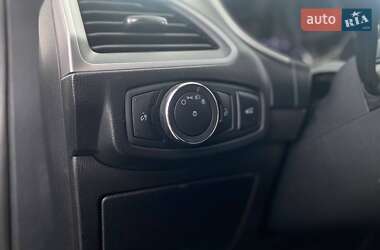 Внедорожник / Кроссовер Ford Edge 2018 в 