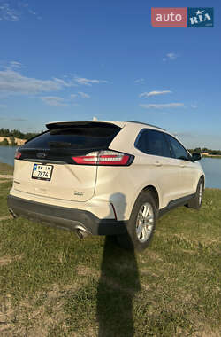 Внедорожник / Кроссовер Ford Edge 2019 в 