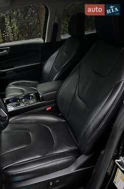 Внедорожник / Кроссовер Ford Edge 2019 в 