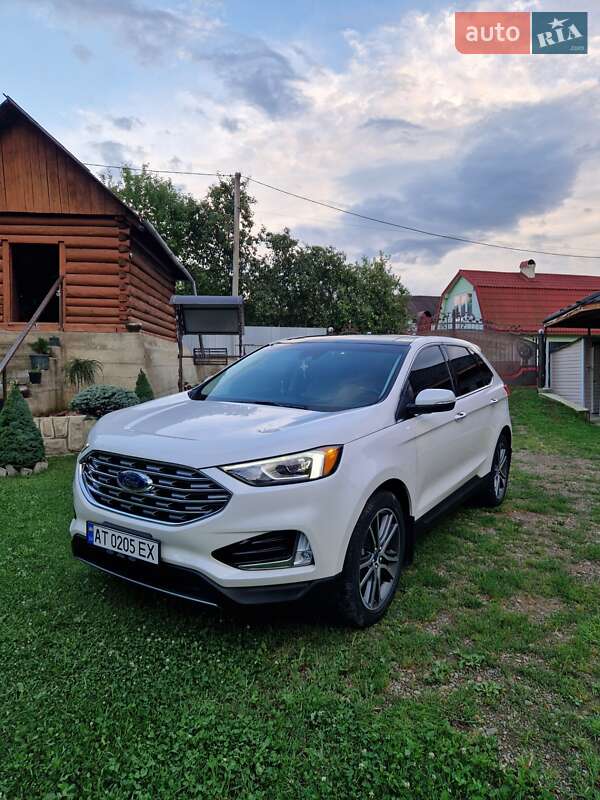 Внедорожник / Кроссовер Ford Edge 2019 в 