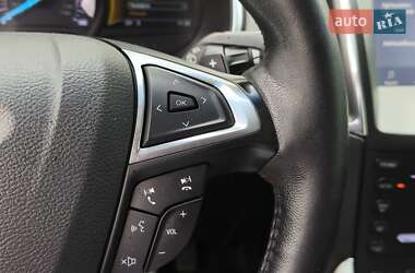 Внедорожник / Кроссовер Ford Edge 2019 в 