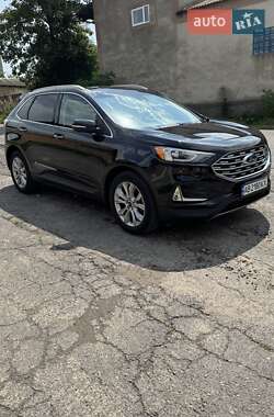 Внедорожник / Кроссовер Ford Edge 2019 в 