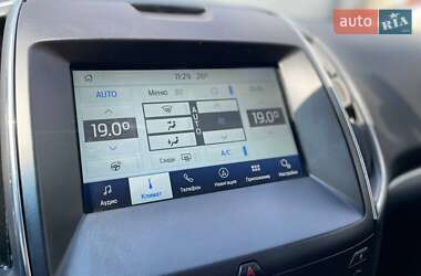 Внедорожник / Кроссовер Ford Edge 2018 в 