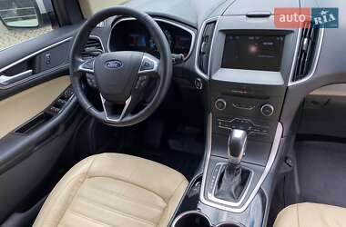 Внедорожник / Кроссовер Ford Edge 2016 в 