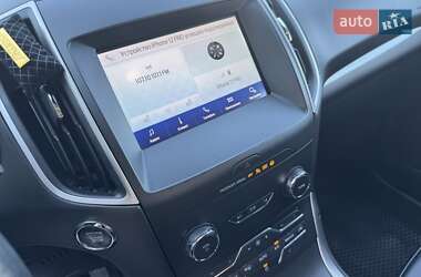 Позашляховик / Кросовер Ford Edge 2020 в 