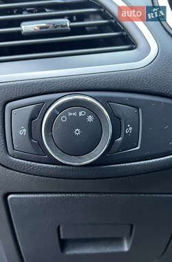 Внедорожник / Кроссовер Ford Edge 2017 в 