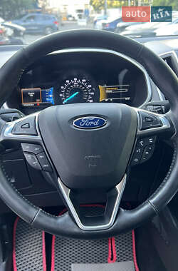 Внедорожник / Кроссовер Ford Edge 2017 в 