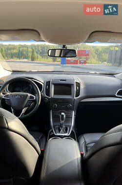 Внедорожник / Кроссовер Ford Edge 2016 в 