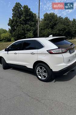 Позашляховик / Кросовер Ford Edge 2018 в 