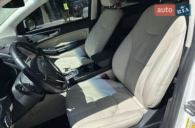Внедорожник / Кроссовер Ford Edge 2017 в 