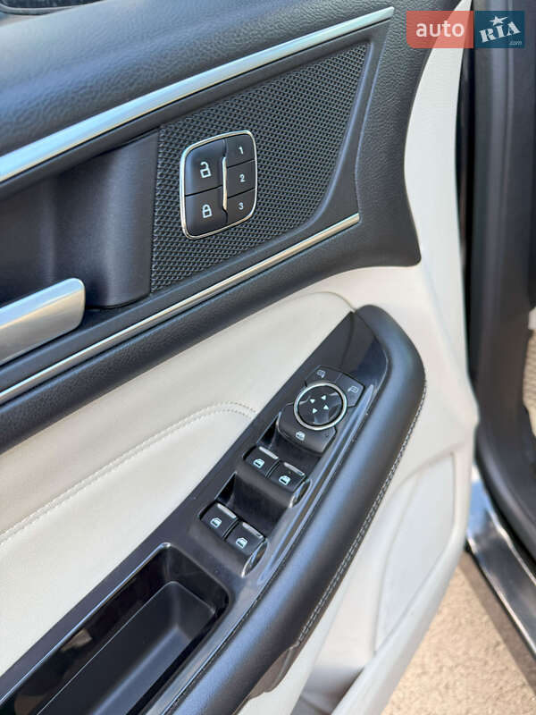 Внедорожник / Кроссовер Ford Edge 2015 в Чернигове