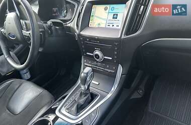 Внедорожник / Кроссовер Ford Edge 2017 в 