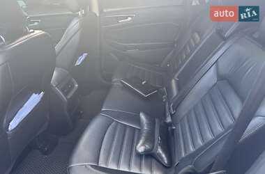 Внедорожник / Кроссовер Ford Edge 2016 в 