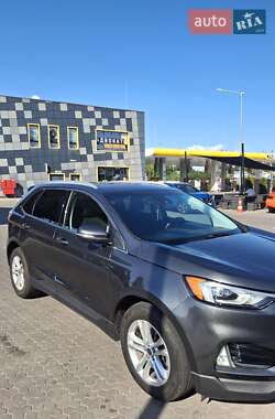 Позашляховик / Кросовер Ford Edge 2019 в 